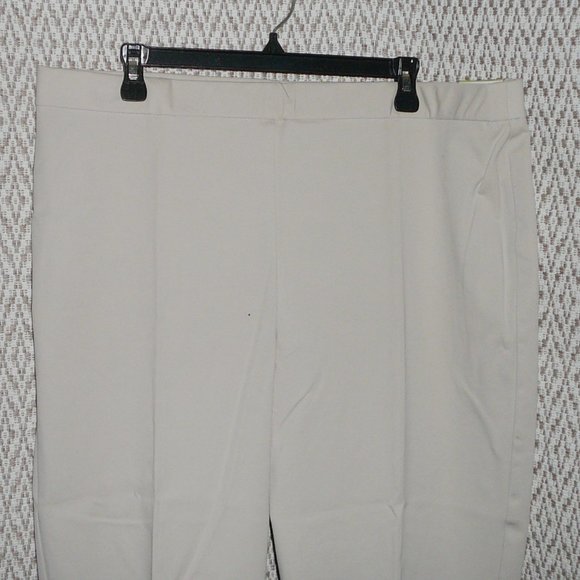 NWT Sag Harbor Capri Crop Pants 4-way Stretch Size 18W Pull-On Slimming - Picture 4 of 10
